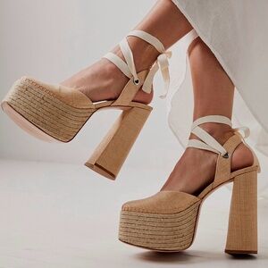 SCHUTZ Nala Platform Heels sz 10